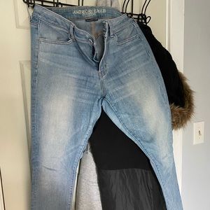 American eagle light wash super stretch skinny jeans